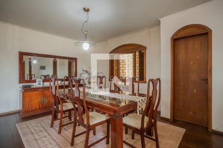 Sala de casa à venda com 5 quartos, 400m² em Chácara das Pedras, Porto Alegre