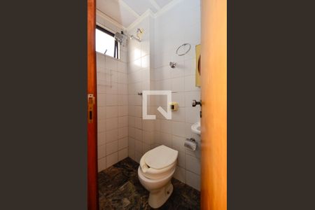 Apartamento à venda com 218m², 4 quartos e 5 vagasBanheiro de serviço
