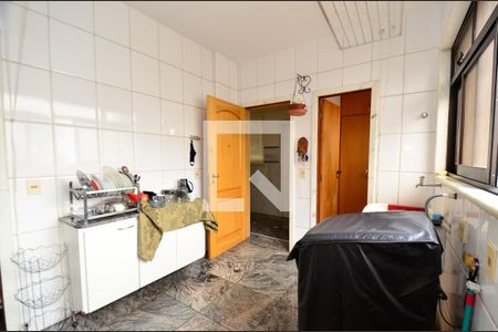 Apartamento à venda com 218m², 4 quartos e 5 vagasArea de serviço