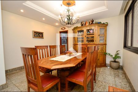 Apartamento à venda com 218m², 4 quartos e 5 vagasCopa