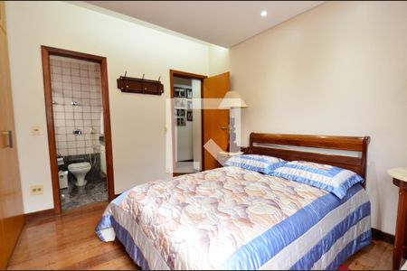 Apartamento à venda com 218m², 4 quartos e 5 vagasSuite 2