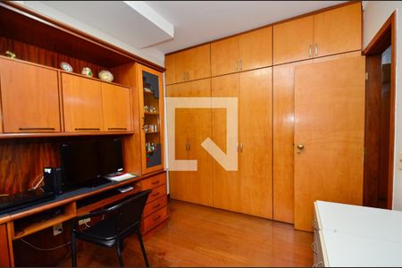Apartamento à venda com 218m², 4 quartos e 5 vagasQuarto 4