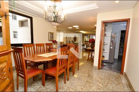 Apartamento à venda com 218m², 4 quartos e 5 vagasCopa