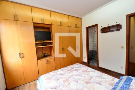 Apartamento à venda com 218m², 4 quartos e 5 vagasSuite 2
