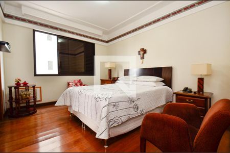 Apartamento à venda com 218m², 4 quartos e 5 vagasSuite 1