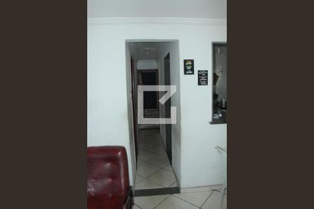 Corredor de apartamento para alugar com 3 quartos, 84m² em Metrópole, Nova Iguaçu