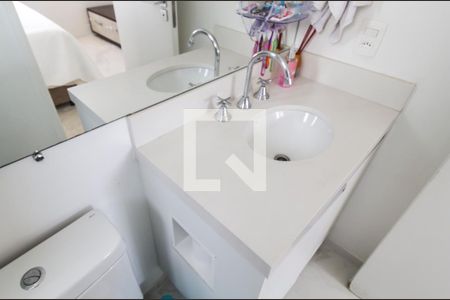 Apartamento à venda com 92m², 2 quartos e 2 vagasBanheiro da Suíte 1