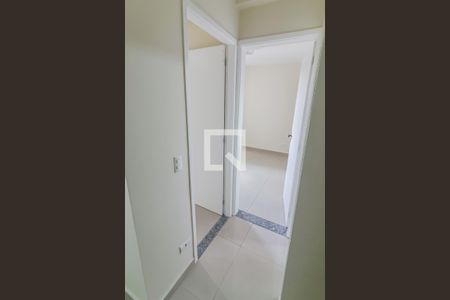 Corredor de apartamento para alugar com 2 quartos, 50m² em Rio Pequeno, São Paulo
