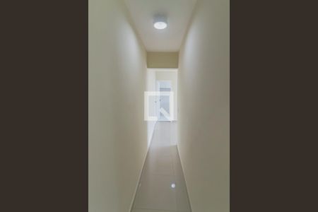 Corredor de apartamento para alugar com 2 quartos, 50m² em Rio Pequeno, São Paulo