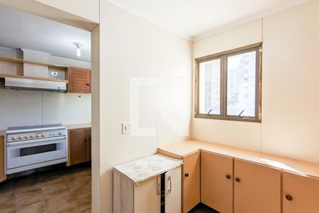 Apartamento à venda com 131m², 3 quartos e 2 vagas Apartamento à venda com 131m², 3 quartos e 2 vagasÁrea de serviço