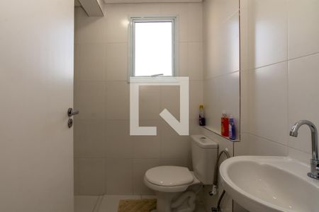 Banheiro de apartamento para alugar com 2 quartos, 48m² em Vila Galvão, Guarulhos