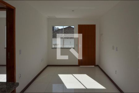 Sala de apartamento para alugar com 2 quartos, 48m² em Recreio dos Bandeirantes, Rio de Janeiro