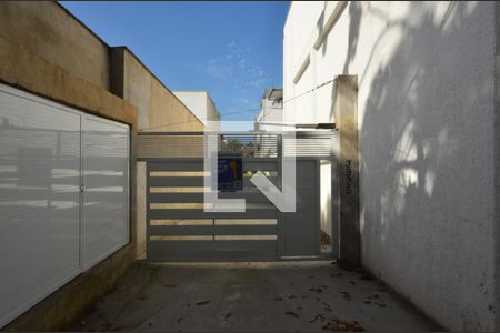 Apartamento para alugar com 48m², 2 quartos e sem vaga Apartamento para alugar com 48m², 2 quartos e sem vagaFachada