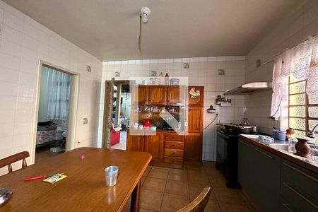 Casa à venda com 140m², 3 quartos e 2 vagasCozinha