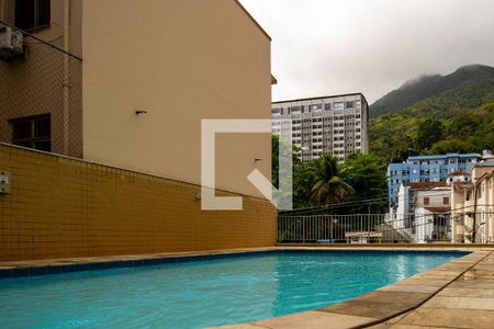 Apartamento à venda com 95m², 2 quartos e 1 vaga Apartamento à venda com 95m², 2 quartos e 1 vagaÁrea comum - Piscina