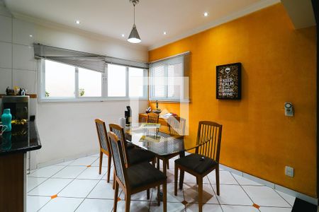 Casa à venda com 250m², 3 quartos e 2 vagas Casa à venda com 250m², 3 quartos e 2 vagasCozinha