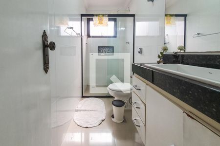 Apartamento para alugar com 126m², 3 quartos e sem vaga Apartamento para alugar com 126m², 3 quartos e sem vagaBanheiro 2