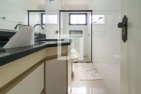 Apartamento para alugar com 126m², 3 quartos e sem vaga Apartamento para alugar com 126m², 3 quartos e sem vagaBanheiro 1