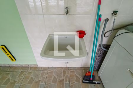 Casa de condomínio à venda com 70m², 2 quartos e 1 vagagaragem / area de serviço