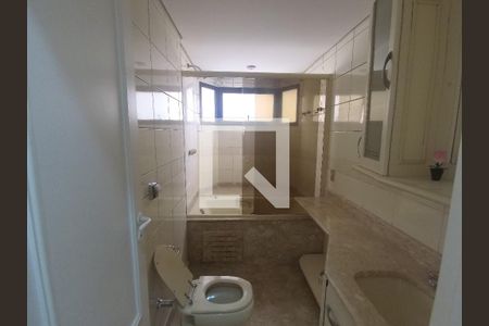 Apartamento à venda com 200m², 3 quartos e 4 vagasBanheiro Suite 01
