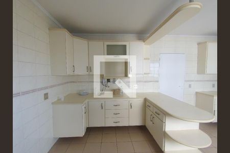 Apartamento à venda com 200m², 3 quartos e 4 vagasCozinha