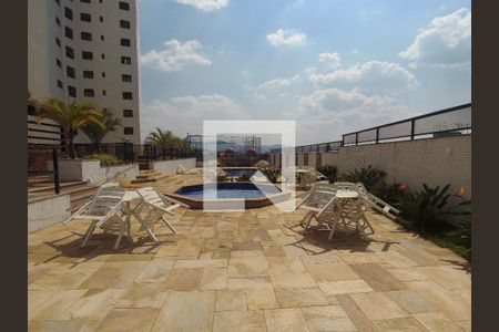 Apartamento à venda com 200m², 3 quartos e 4 vagasÁrea comum - Piscina