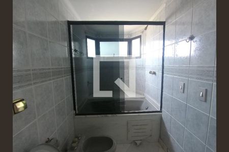 Apartamento à venda com 200m², 3 quartos e 4 vagasBanheiro da Suite 03