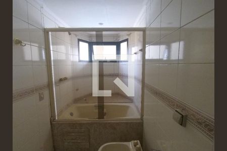 Apartamento à venda com 200m², 3 quartos e 4 vagasBanheiro Suite 02