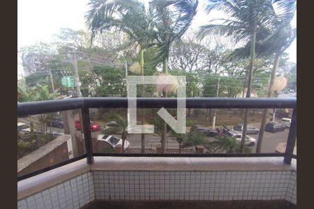 Apartamento à venda com 200m², 3 quartos e 4 vagasVaranda com vista para rua / Copa