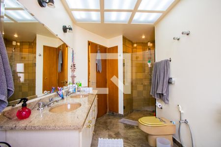 Apartamento à venda com 200m², 4 quartos e 3 vagasBanheiro do quarto 1