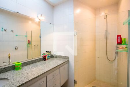 Apartamento à venda com 200m², 4 quartos e 3 vagasBanheiro do quarto 2