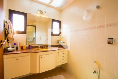 Apartamento à venda com 200m², 4 quartos e 3 vagasBanheiro do quarto 3