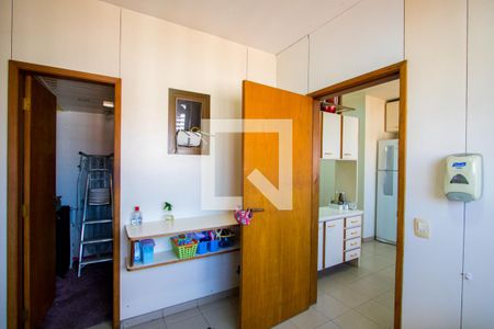 Apartamento à venda com 200m², 4 quartos e 3 vagasÁrea de serviço