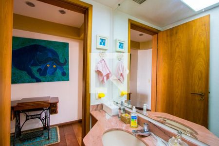 Apartamento à venda com 200m², 4 quartos e 3 vagasLavabo