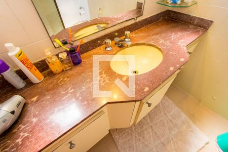 Apartamento à venda com 200m², 4 quartos e 3 vagasBanheiro do quarto 3