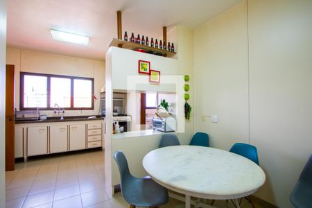 Apartamento à venda com 200m², 4 quartos e 3 vagasCopa/Cozinha
