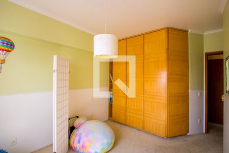 Apartamento à venda com 200m², 4 quartos e 3 vagasQuarto 4