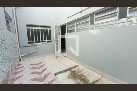 Quintal de casa para alugar com 8 quartos, 150m² em Parque das Américas, Mauá