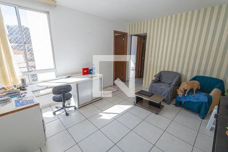 Sala de apartamento à venda com 2 quartos, 70m² em Itatiaia, Belo Horizonte