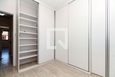 Casa de condomínio à venda com 211m², 3 quartos e 2 vagas Casa de condomínio à venda com 211m², 3 quartos e 2 vagasQuarto 2