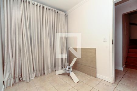 Casa de condomínio à venda com 211m², 3 quartos e 2 vagas Casa de condomínio à venda com 211m², 3 quartos e 2 vagasQuarto de Serviço