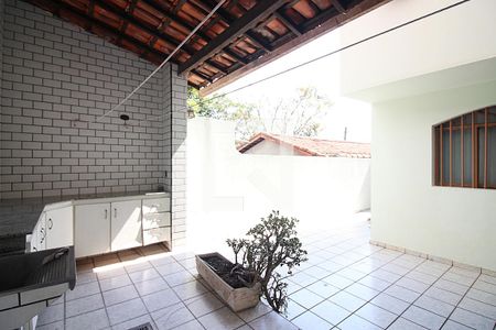 Casa à venda com 360m², 4 quartos e 5 vagasÁrea de Serviço