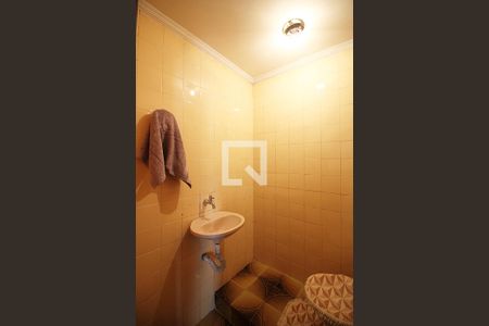 Casa à venda com 360m², 4 quartos e 5 vagasBanheiro de Serviço