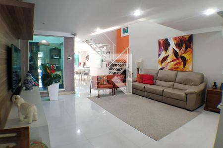 Sala de casa à venda com 3 quartos, 210m² em Camboinhas, Niterói