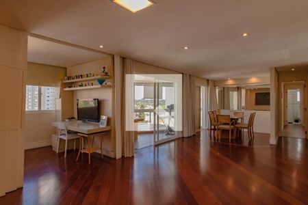 Sala de apartamento à venda com 3 quartos, 150m² em Vila Alexandria, São Paulo