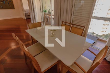 Sala de apartamento à venda com 3 quartos, 150m² em Vila Alexandria, São Paulo