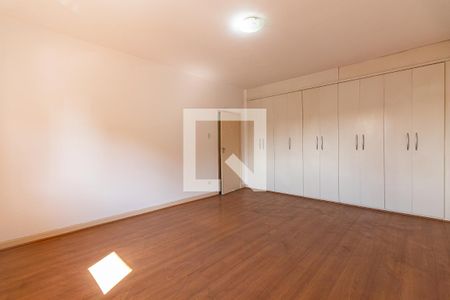 Casa à venda com 304m², 5 quartos e 3 vagasCasa 1 - Quarto 2