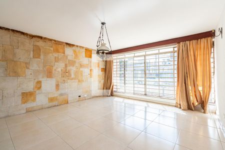 Casa à venda com 304m², 5 quartos e 3 vagasCasa 1 - Sala