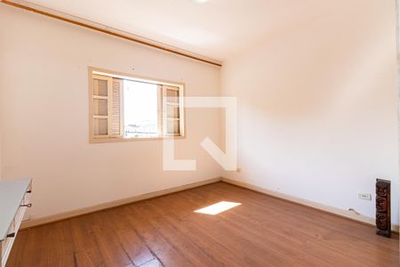 Casa à venda com 304m², 5 quartos e 3 vagasCasa 1 - Quarto 3