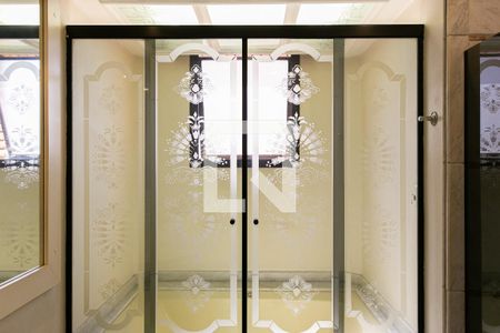 Apartamento à venda com 277m², 4 quartos e 4 vagasBanheiro da Suíte 1